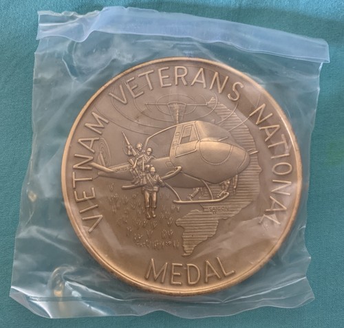 1984 Vietnam Veterans National bronze medal in Sealed Packaging w/ US Mint Stand - Picture 4 of 8