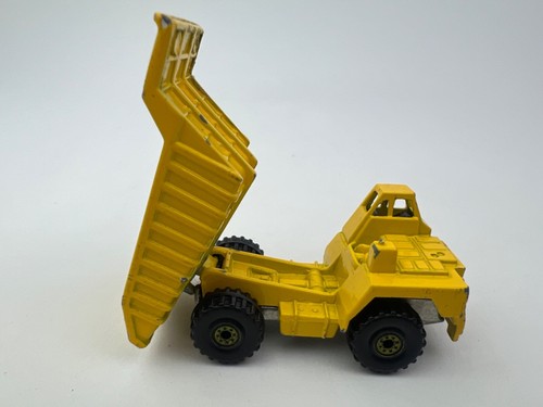 Hot Wheels 1979 Caterpillar CAT Dump Truck Yellow Blackwall Malaysia - Picture 5 of 7