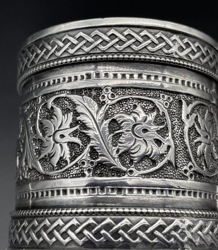 Large Coin Silver Napkin Ring Name Engraved “Will” Chased Decorations 61.2 Grams - Picture 10 of 12