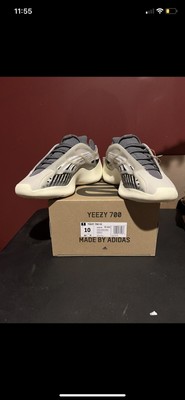 Yeezy YZY 700 V3 size 10 Mens