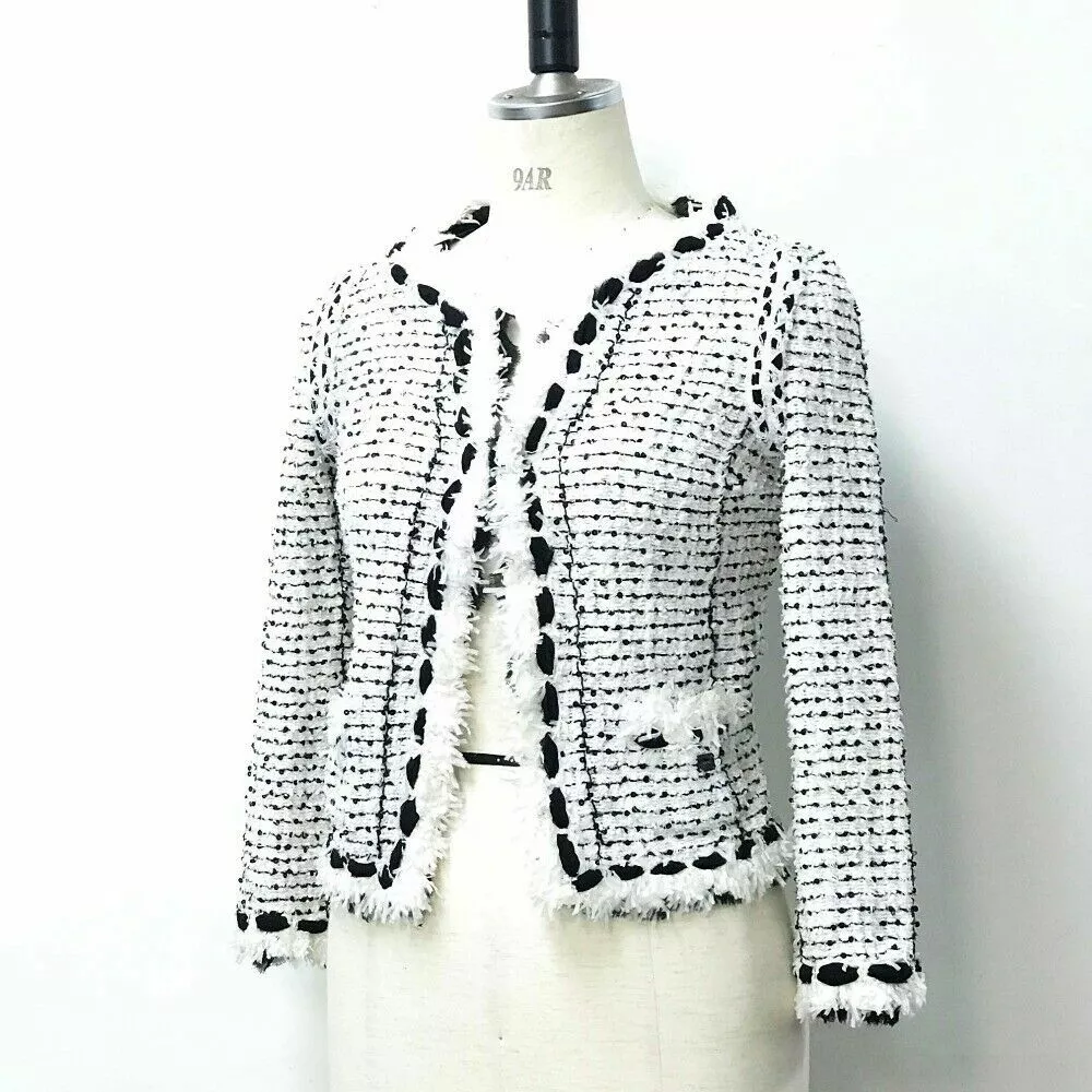 Chanel White Black Boucle Tweed Sequin Embellished Long Sleeve Jacket Size  44 For Sale at 1stDibs