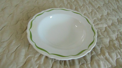 VINTAGE SYRACUSE CHINA 9" SOUP OR PASTA BOWL WHITE WITH GREEN DESIGN ON RIM 93-B - Picture 6 of 9