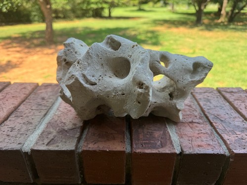 TEXAS HOLEY ROCK 9.15 lbs. 9"x8"x6". LIMESTONE AQUARIUM DECORATION FISH.