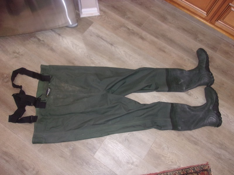 FROGG TOGGS FISHING WADERS 800-349-1835 SIZE 12 MADE IN CHINA