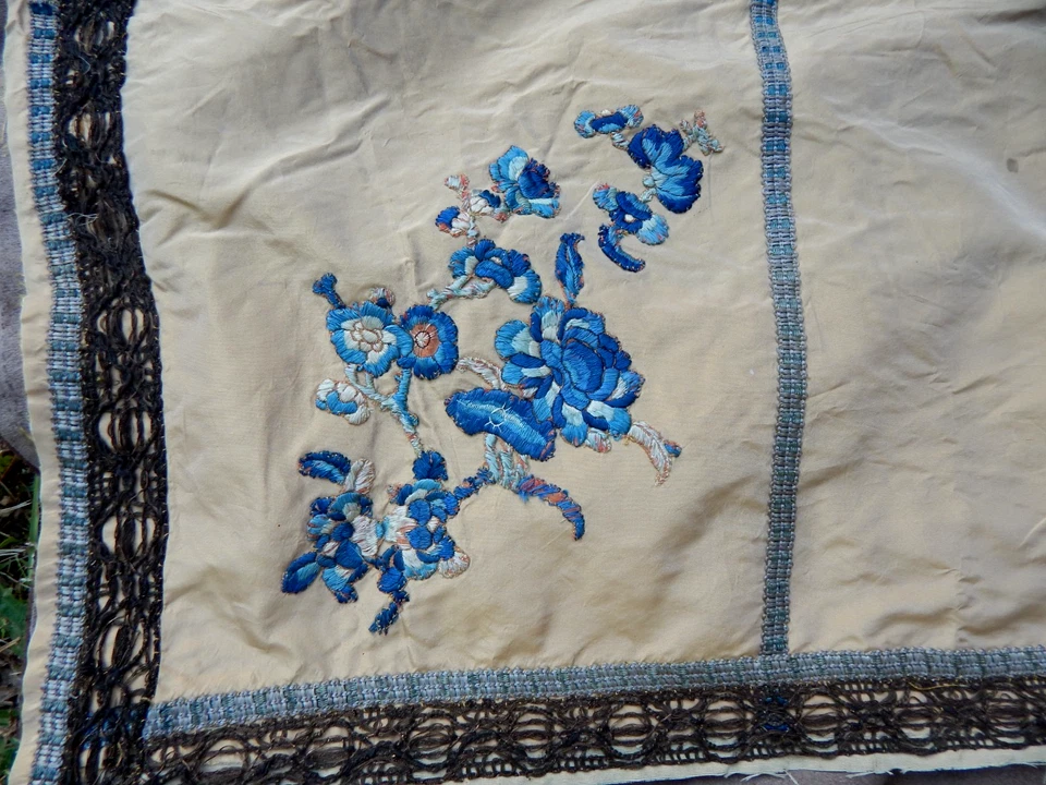 Broderie Soie appliquée ancienne- Fleurs - Chine - Photo 3/4