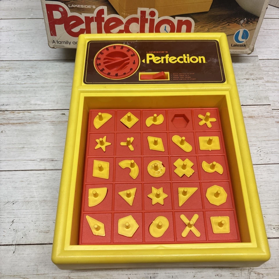 Vintage 1975 Lakeside's Perfection Game Family Action Missing 1- TESTED - WORKS - Image 2 of 4