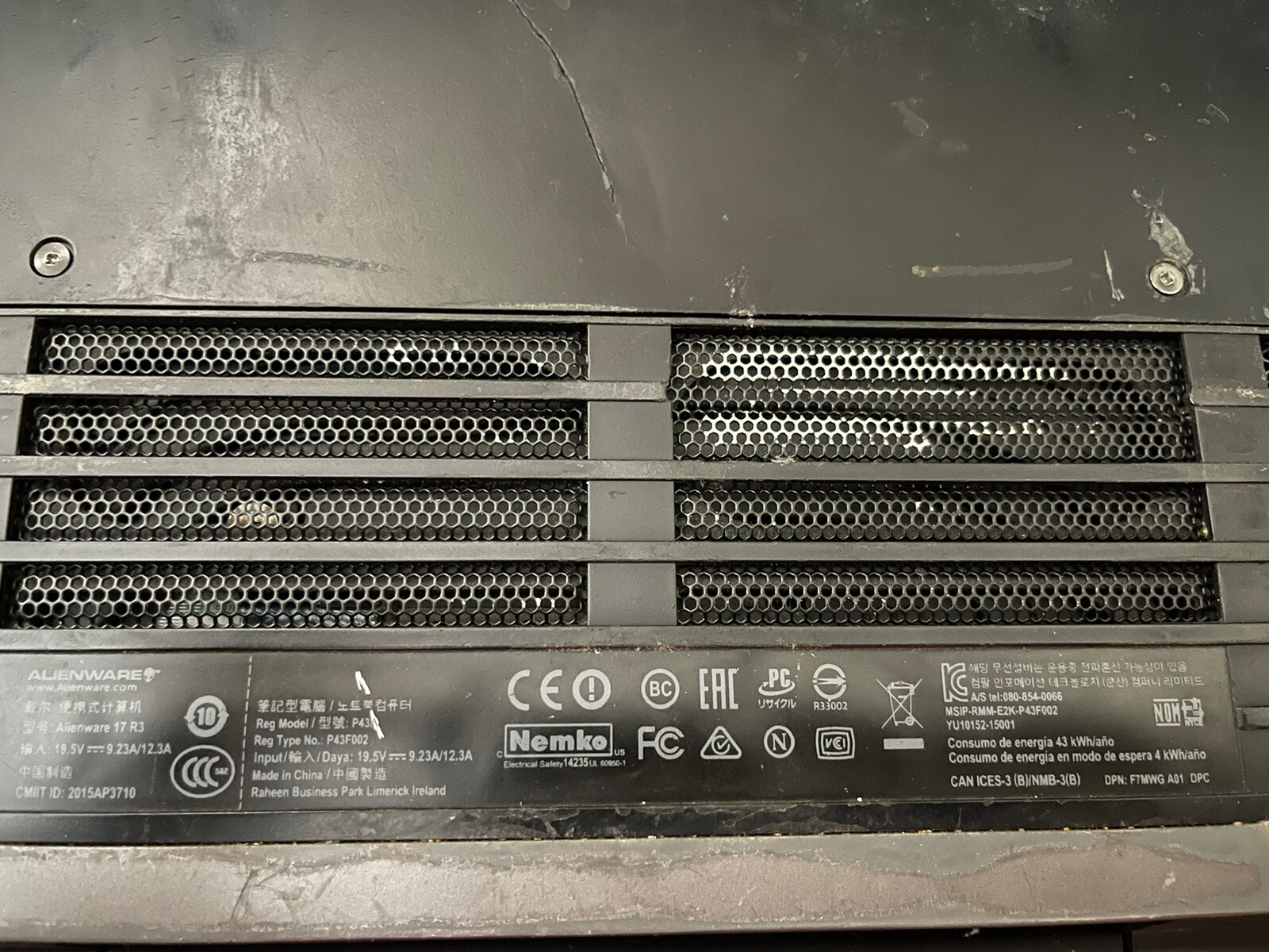 Alienware Laptop 17 R3 UHD, 1TB HDD, 128 GB SSD, 20GB RAM, Intel Core i7 6700HQ - Picture 5 of 18