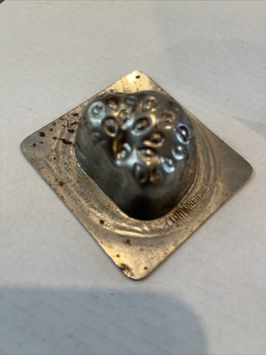 Two Vintage ANTON REICHE Dresden Tin Chocolate Molds Strawberry & Bon Bon - Picture 5 of 14