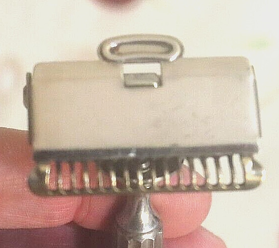 Antique safety razor-Gem Peerless model safety  **Very Good Condition**- c. 1927