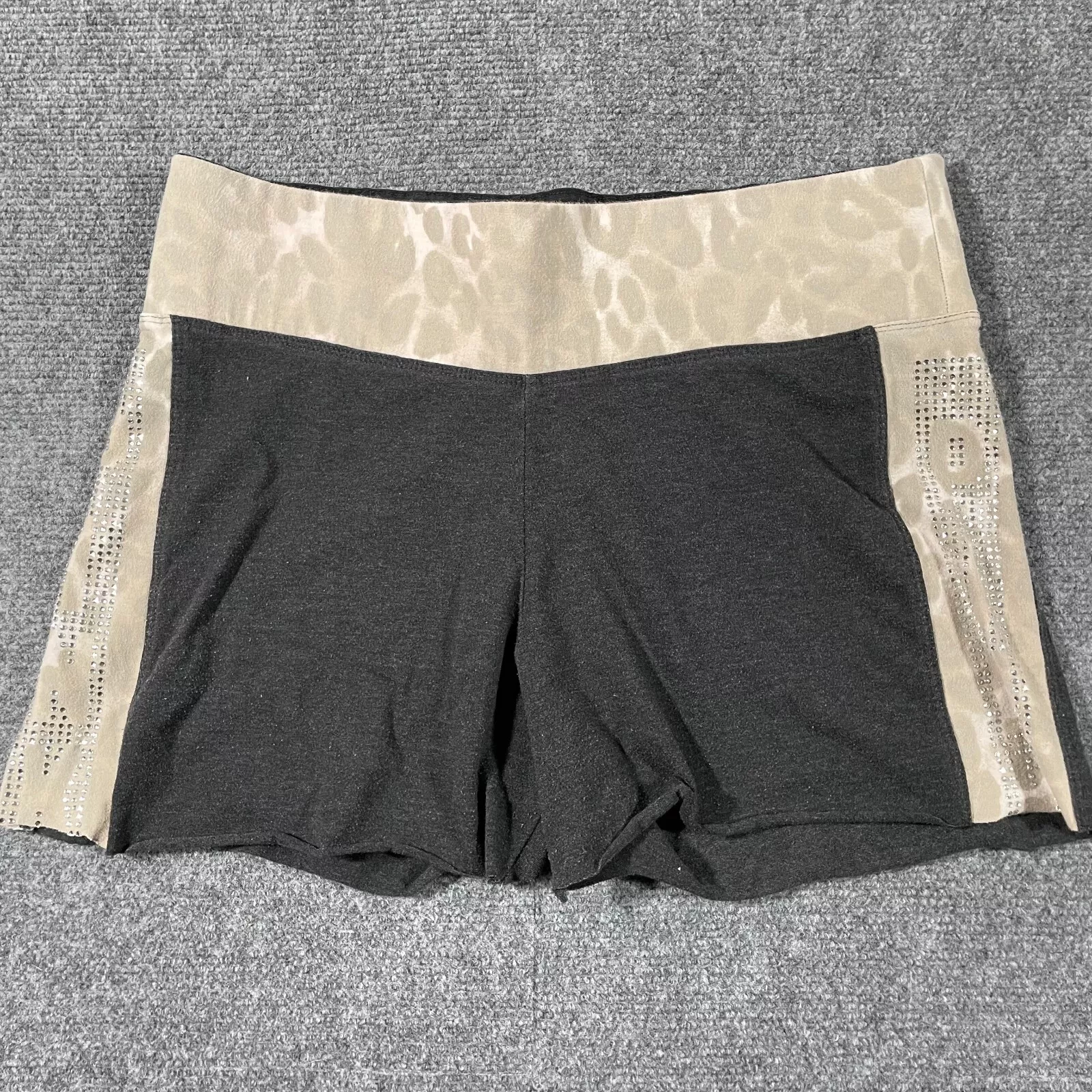 victoria-secret-vs yoga cheetah bling shorts