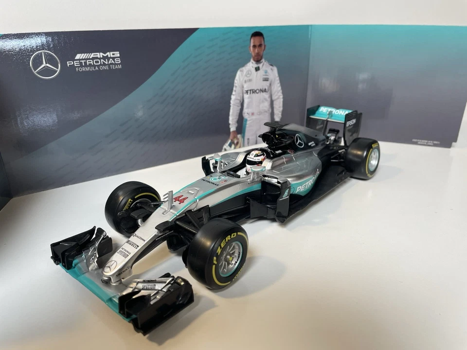 Burago 1:18 Mercedes Benz AMG Petronas F1 FW07 Hybrid Lewis Hamilton British GP. - Image 4 of 4