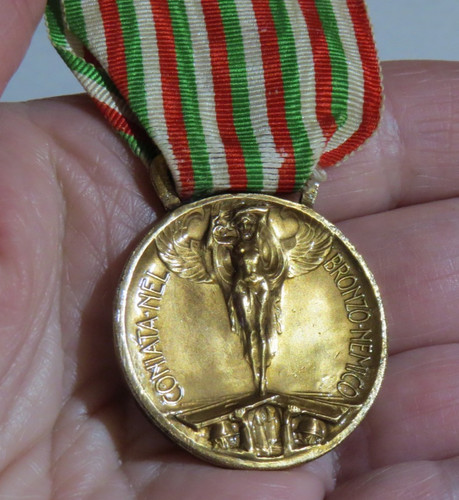 WWI ITALY AUSTRIAN WAR COMMEMORATIVE MILITARY MEDAL & RIBBON 1915 - 1918 GENUINE