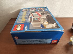 Retired 2006 LEGO City Sets 7902 Dr's Car & 7890 Ambulance-Used-Complete