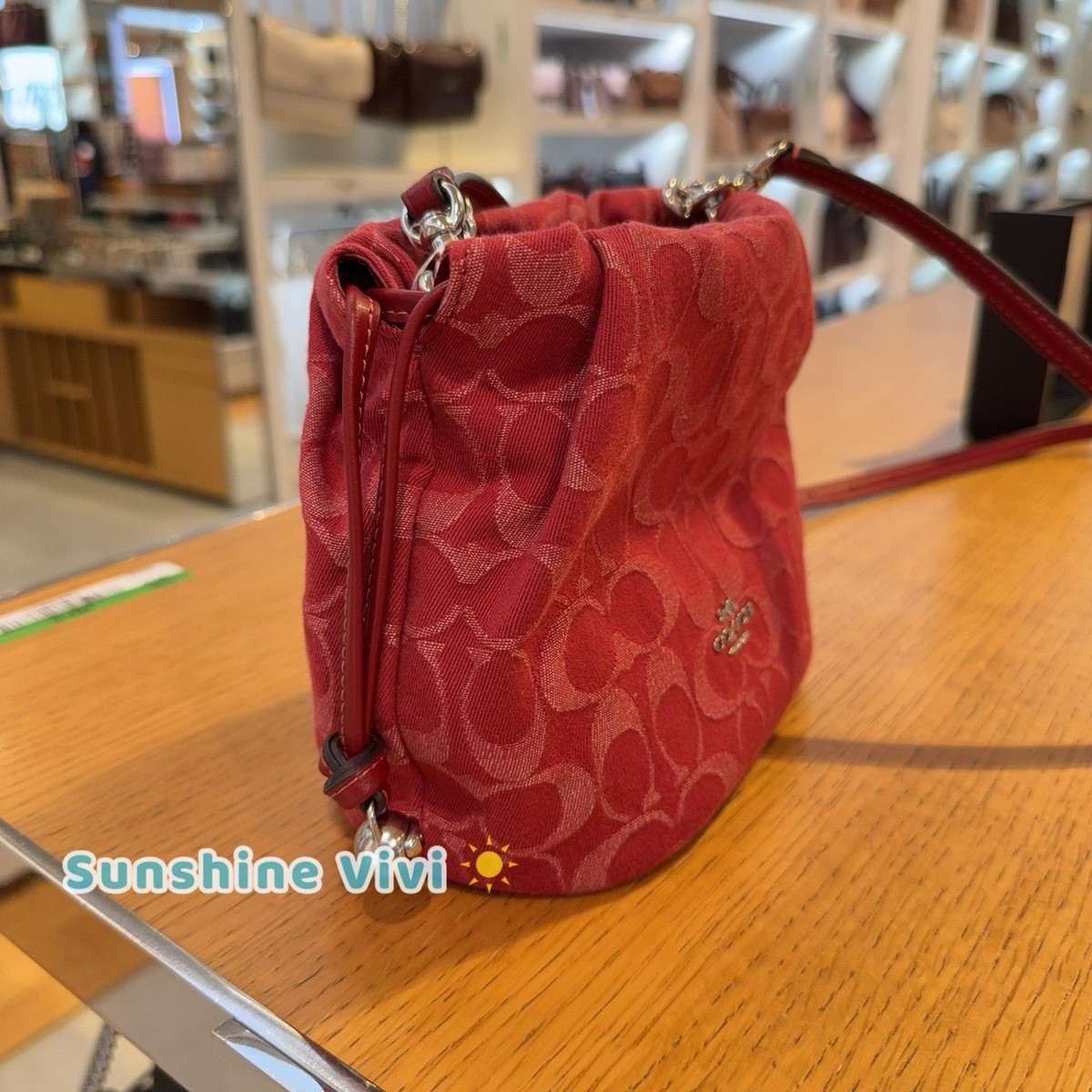 COACH デニム レッド ショルダーバッグ NWT Coach Faye Mini Drawstring Bag Signature Denim CCZ45 denim