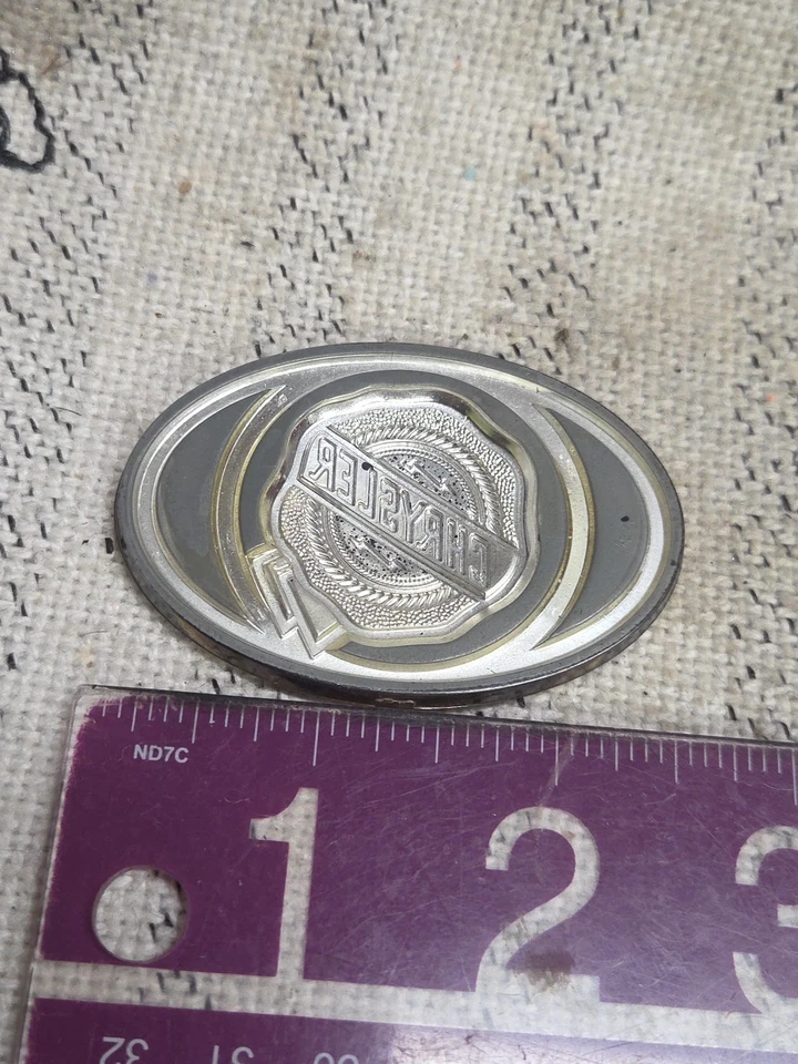 Mopar 4805157 emblema delantero ovalado -- 2005-2010 Town & Country & Chrysler 300 - Nuevo de Lote Antiguo Foto 4 de 4