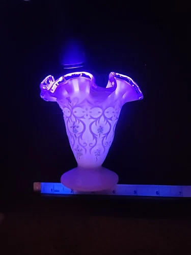 Fenton Milk Glass Violets In The Snow Silver Crest Ruffled Glowy Glass Vase