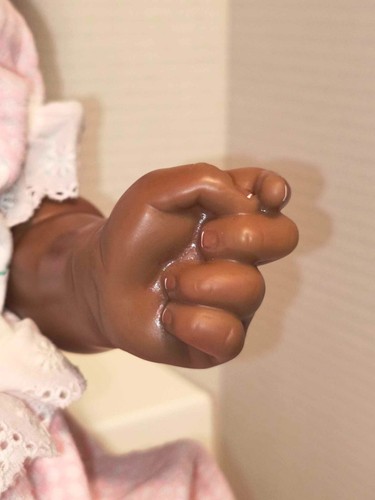 21" TRUE HEART TREASURES WEIGHTED REBORN BABY DOLL/AFRICAN AMERICAN - Picture 7 of 9