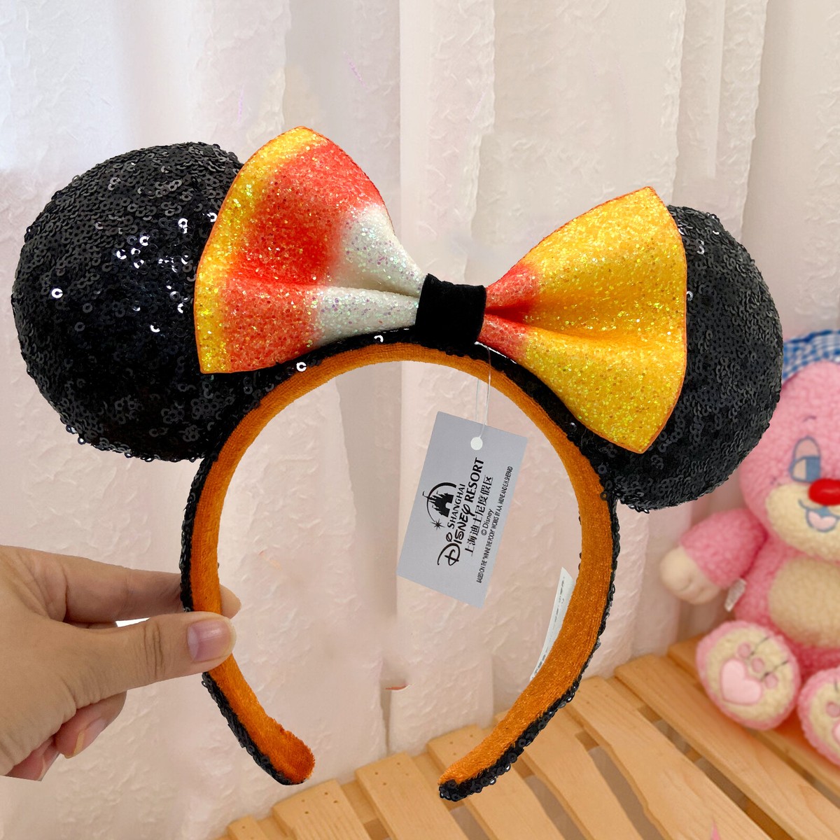 Disney- Parks Bow Halloween Candy Corn Sequins 2024 Rare  display picture 1