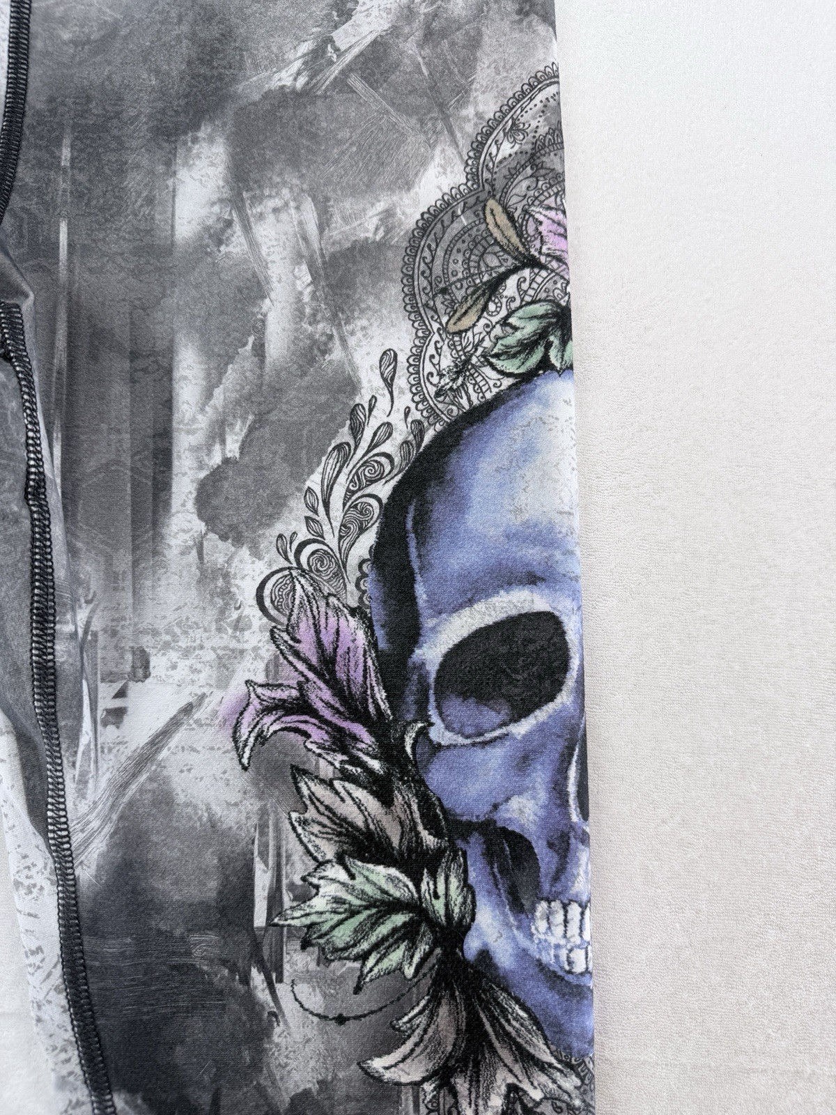 Evolution & Creation Activewear Skull Print Yoga … - image 5