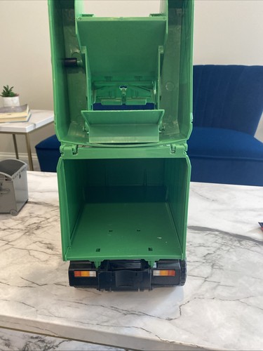 ToysRus Pump Action Lift Garbage MAN Truck & Dumpster Fast Lane 21 Inch Toy - Picture 7 of 9