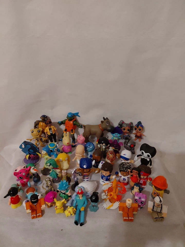 Лот из 56 смешанных игрушек, Pokemon, Funko, Disney Pixar, DreamWorks Plus - Изображение 3 из 4