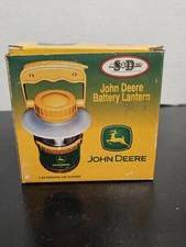 John Deere Battery Powered Mini Lantern Uses AA S & D Inc With Box