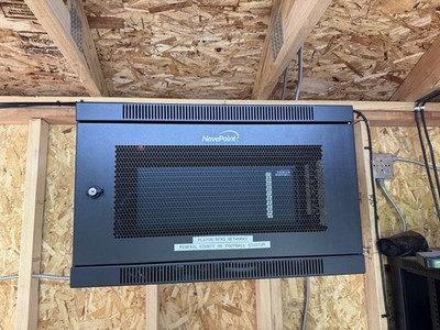 TRIPP LITE DATA CENTER SRW6UKD 6U Wall Mount Rack Enclosure Cabinet