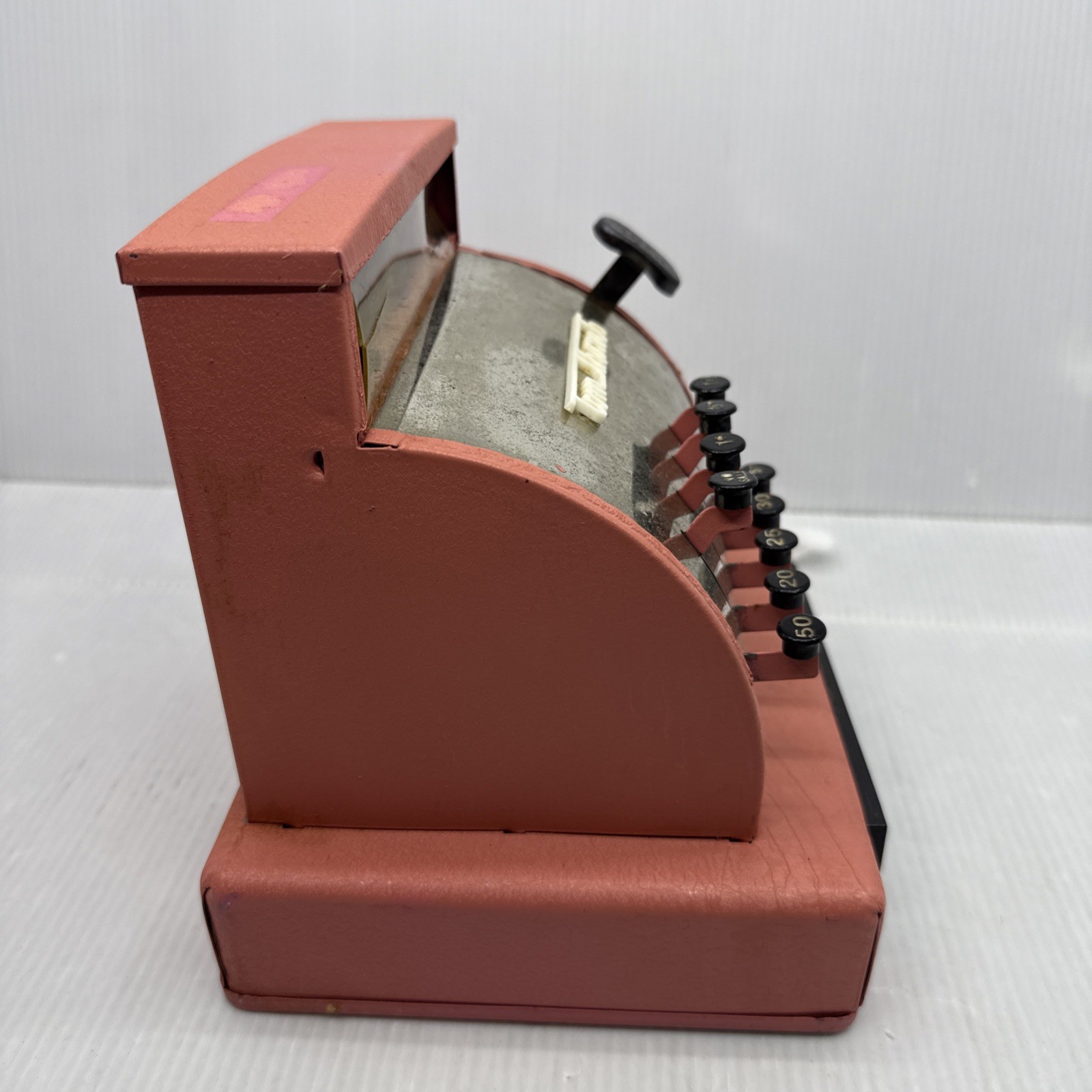 как выглядит Tom Thumb Pink Metal Cash Register 60s Western Stamping Co Model 1549 фото