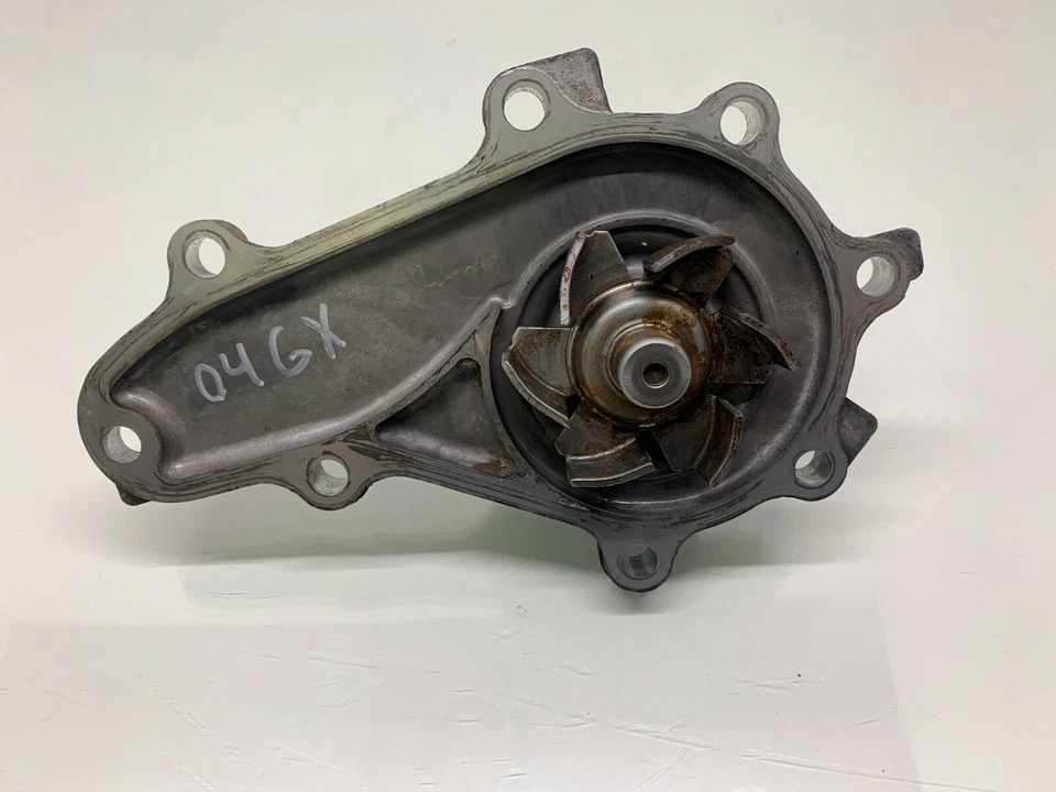 2004-2008 MAZDA RX-8 BOMBA DE REFRIGERANTE DE ÁGUA DO MOTOR FABRICANTE DE EQUIPAMENTO ORIGINAL - Imagem 2 de 4