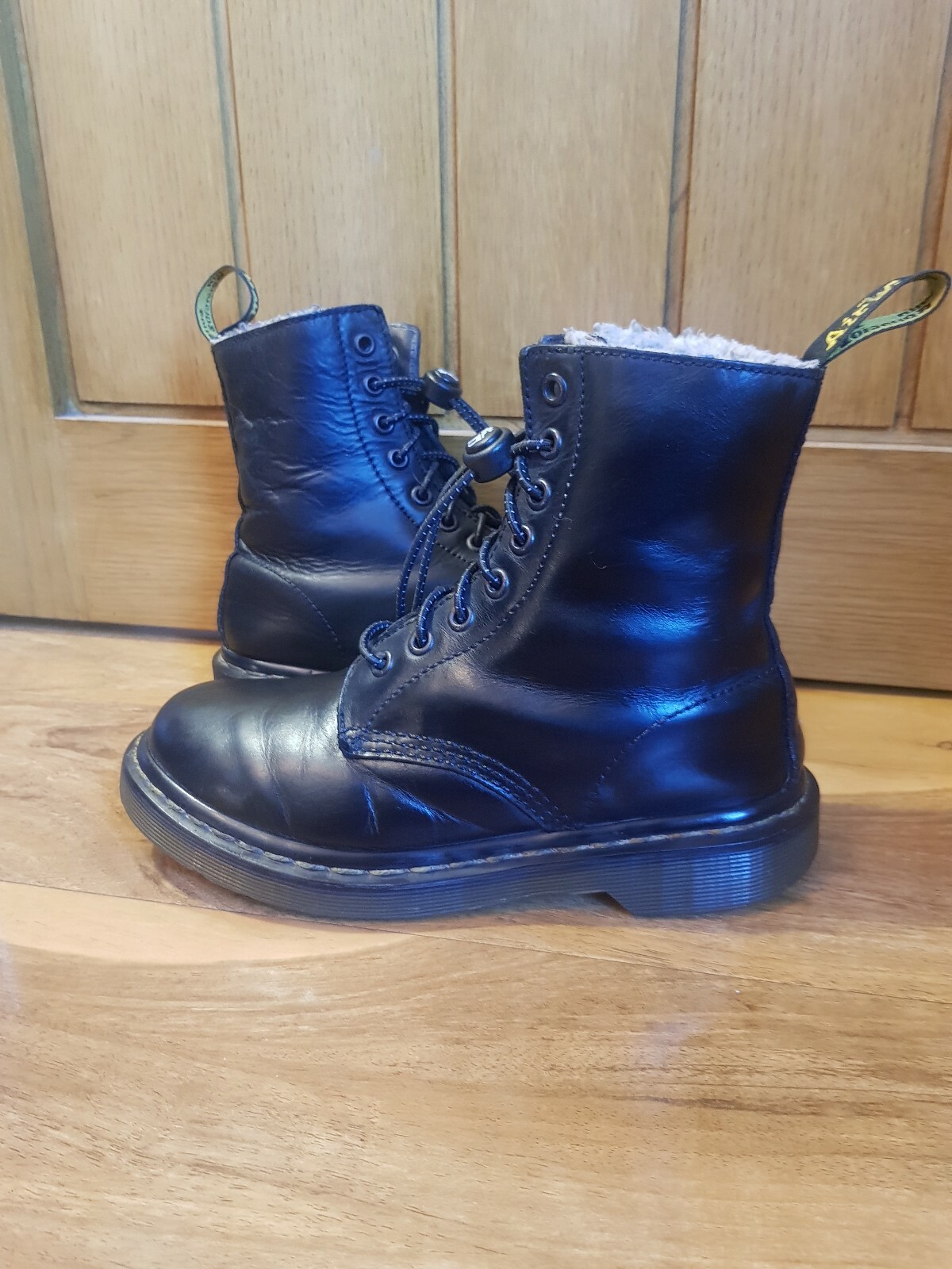 dr martens serena black