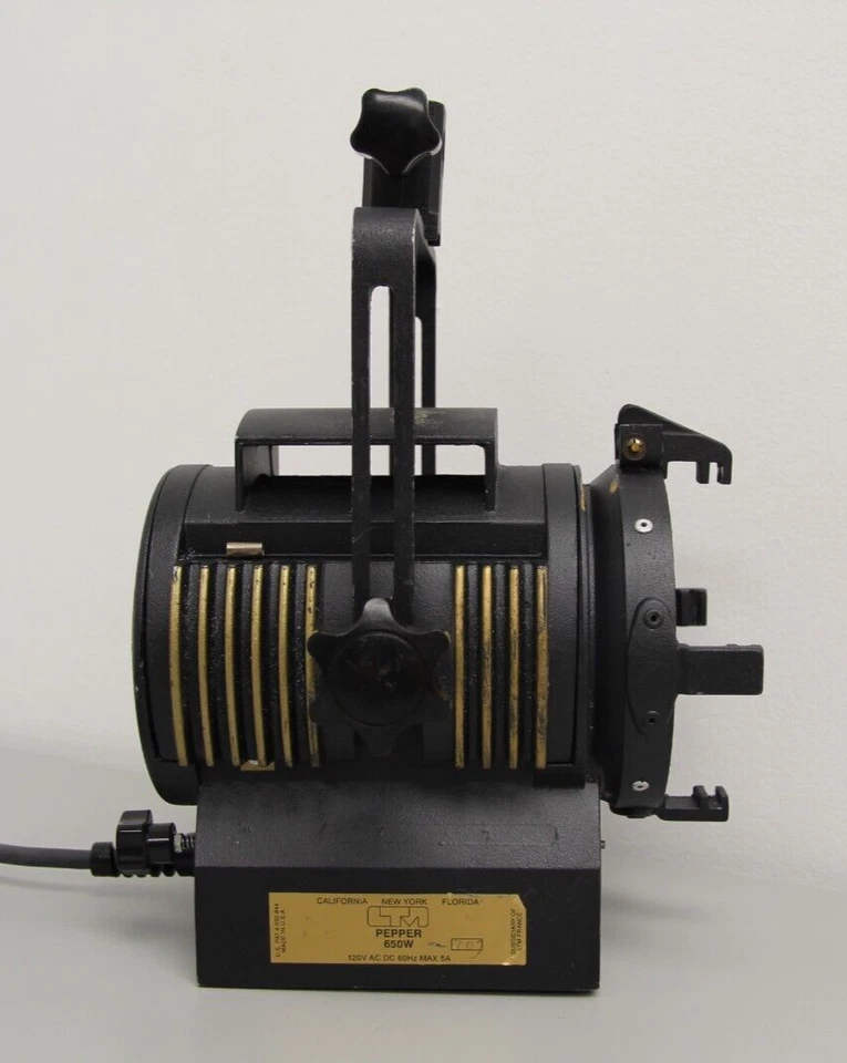 LTM Pepper 650W Tungsten Fresnel Light - Image 2 of 4