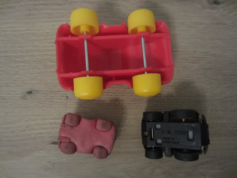 3 alte VW Käfer: Vienna air cool Freaks +  Radiergummi + Käfer zum Aufziehen - Bild 4 von 4