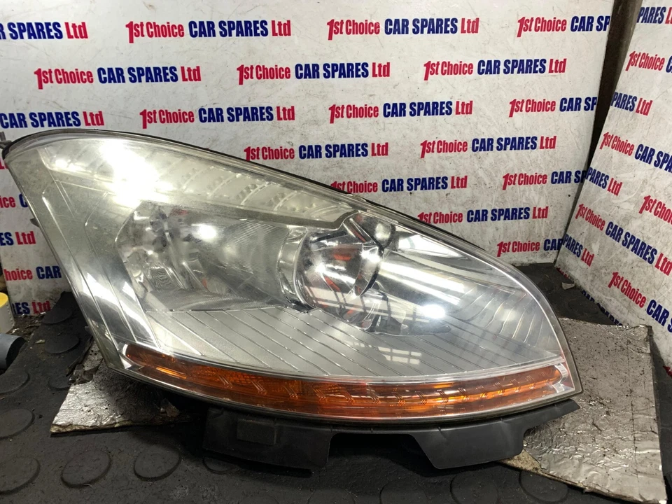 Citroen c4 Picasso 2008 DRIVER SIDE head light lamp BROKEN CLIP - image 2 of 4