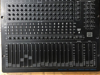 Alesis 1622 Mixer Table Monolithic / Integrated Surface Audio