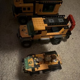 LEGO CITY Jungle Mobile Lab 60160 Complete Set, Jungle Subtheme, 426 Pieces
