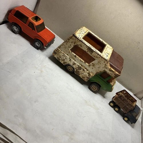 VTG Tonka Truck Pressed Steel RV 530 Green Camper with some others