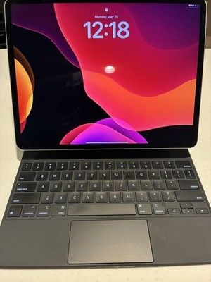 WITH APPLE MAGIC KEYBOARD! GREAT DEAL iPad Pro 12.9-inch (4th generation) 128 GB