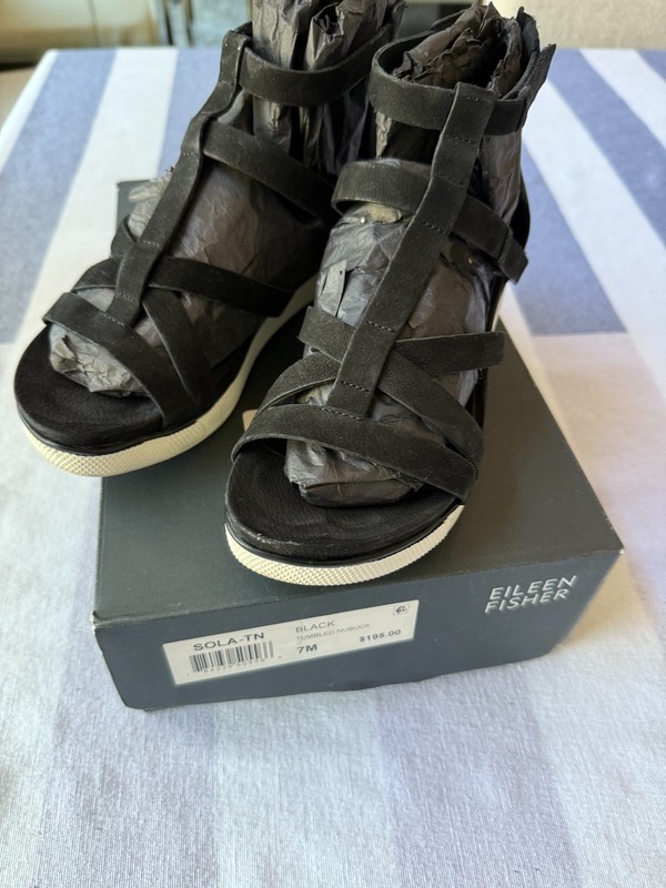 Eileen Fisher Black Sola Tumbled Nubuck Sandals Sz 7