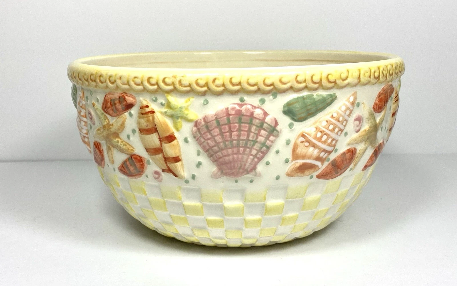 Temptations by Tara "Summer Shells" 3 QT. Round Mixing/Serving Bowl ~ 9"