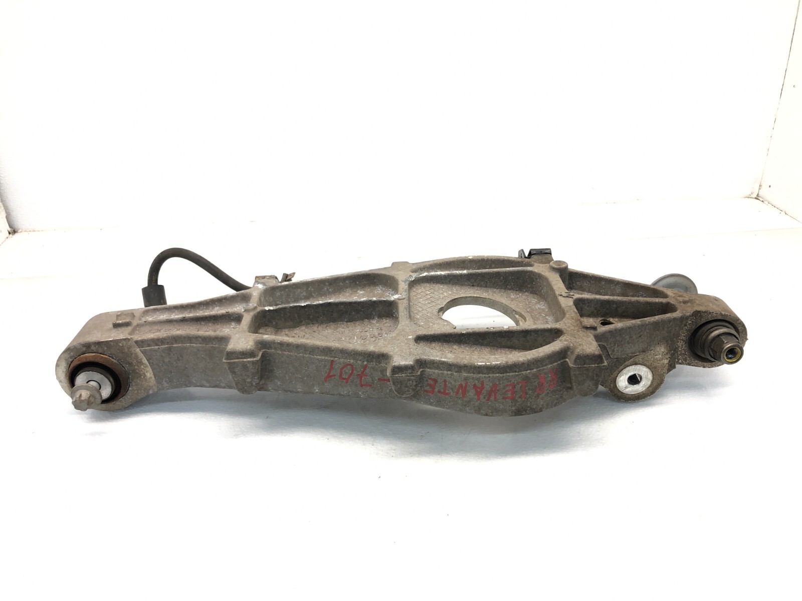 2017-2020 MASERATI LEVANTE AWD RIGHT PASSENGER REAR LOWER CONTROL ARM OEM