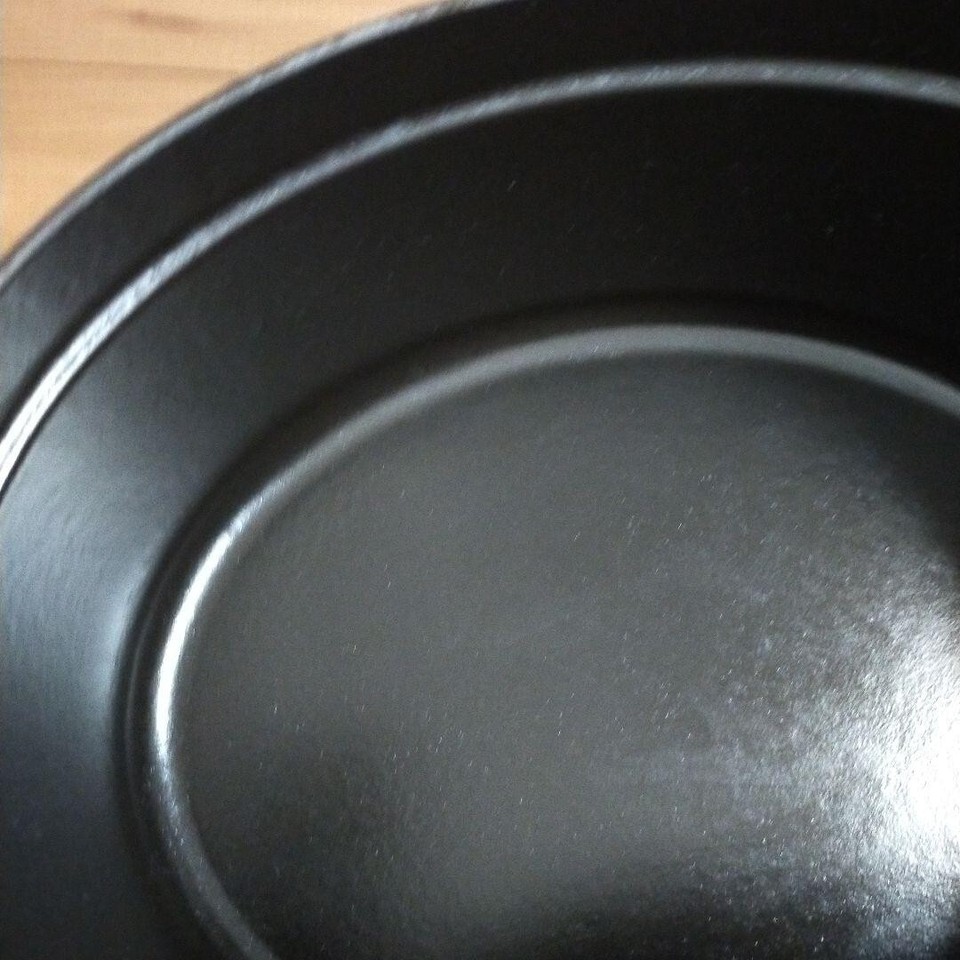 Staub 27 Eggplant Discontinued Color black used japan grill cooking