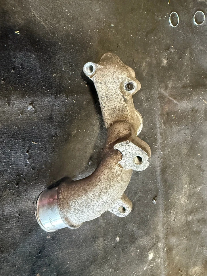 12591006 3,6 L 2007-2017 GMC Acadia tubo de salida de agua Foto 2 de 2