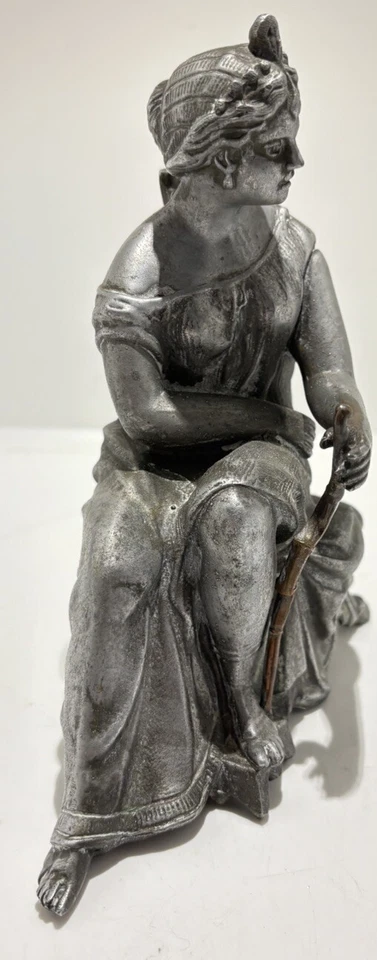 Estátua de metal feminina sentada estátua de relógio Ártemis - Imagem 4 de 4