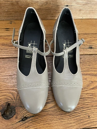 Womens Tic-tac-toe’s Dance Shoes Size 11 medium Mary Janes T Strap Pump Taupe