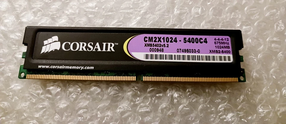 Corsair CM2X1024-5400C4 1GB DDR2 675MHZ 240pin Desktop Memory - Image 2 of 2