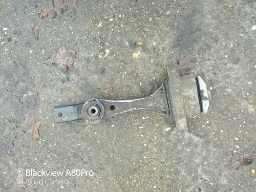 VW Audi Getriebelager Motorhalter Getriebehalter Halterung 1J0199851