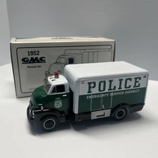 First Gear 1952 GMC Rescue Van "City of N.Y. PoIice"  NIB 1:34 19-2190