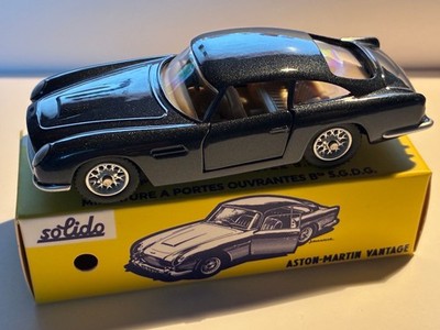 Solido  Aston Martin Vantage   unbespielt neu Vitrine OVP