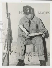 1941 Press Photo Kim Allen, "Mr. Chips" double, at air corps training center, AL