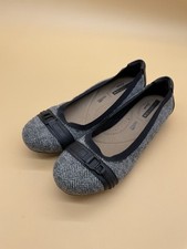 Clarks Collection Soft Cushion Flat Herringbone Slip On Shoes Women  s Size 7